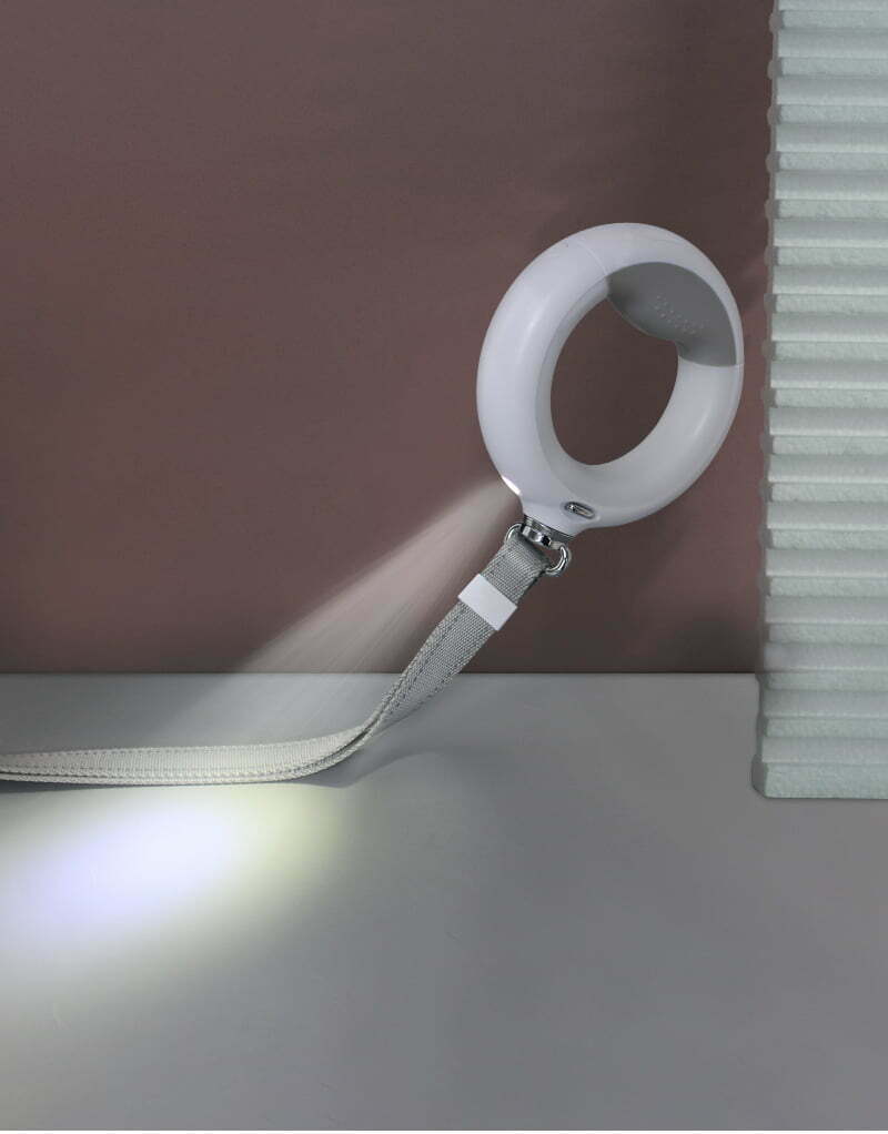 حبل قوي 3 في 1 مع مصباح يدوي LED وإضاءة ملونة للمقبض وموزع للحقائب - مقود مضيء